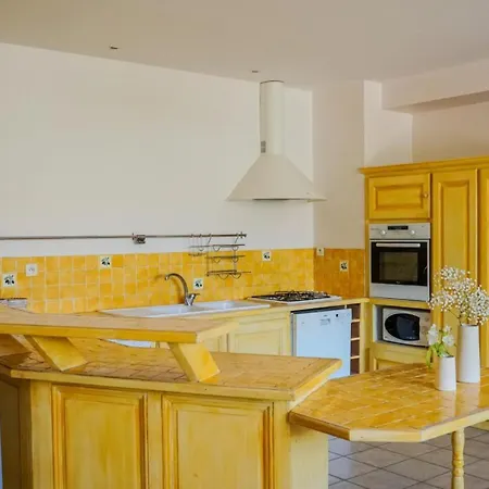 Les Tamaris Holiday home *